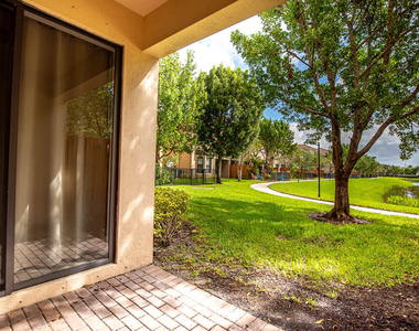 10283 Wellington Parc Drive - Photo Thumbnail 27