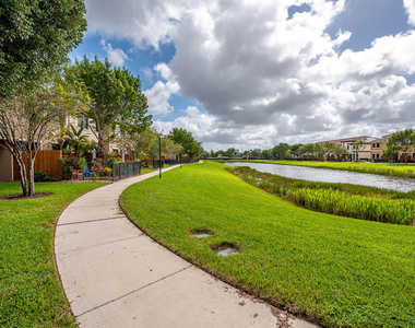 10283 Wellington Parc Drive - Photo Thumbnail 29