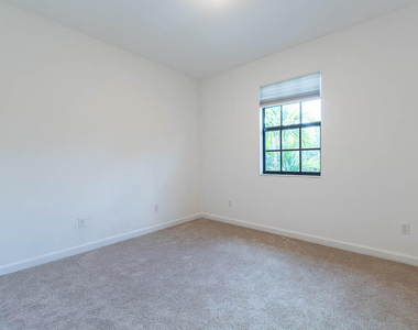 10283 Wellington Parc Drive - Photo Thumbnail 13
