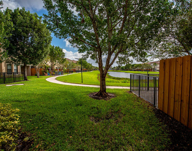 10283 Wellington Parc Drive - Photo Thumbnail 28