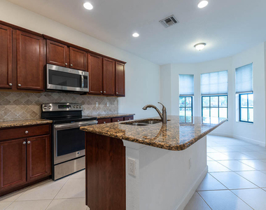 10283 Wellington Parc Drive - Photo Thumbnail 9
