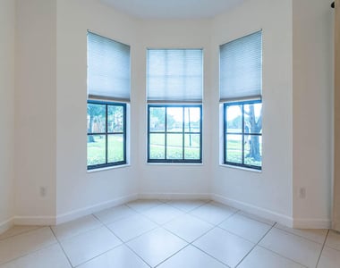 10283 Wellington Parc Drive - Photo Thumbnail 10