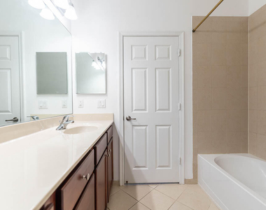 10283 Wellington Parc Drive - Photo Thumbnail 14