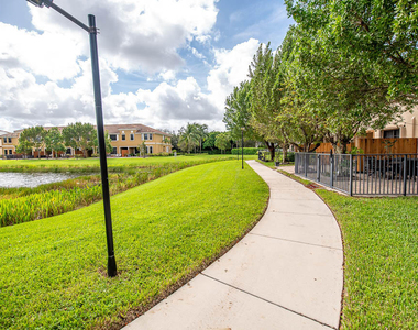 10283 Wellington Parc Drive - Photo Thumbnail 30