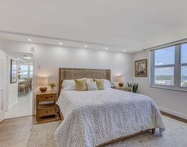 5440 N Ocean Drive - Photo Thumbnail 20