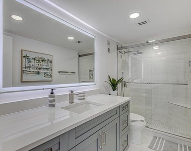 5440 N Ocean Drive - Photo Thumbnail 14