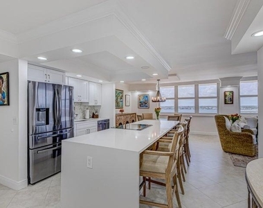 5440 N Ocean Drive - Photo Thumbnail 8