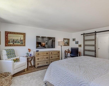 5440 N Ocean Drive - Photo Thumbnail 16
