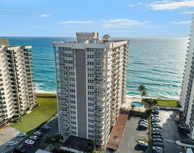 5440 N Ocean Drive - Photo Thumbnail 15