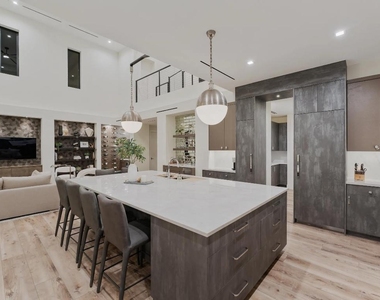 214 28th Street - Photo Thumbnail 11