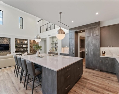 214 28th Street - Photo Thumbnail 10