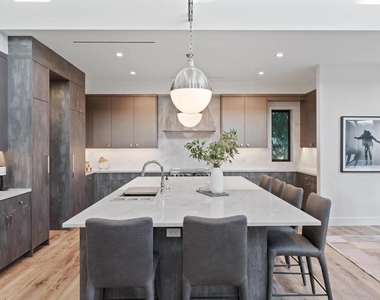 214 28th Street - Photo Thumbnail 9