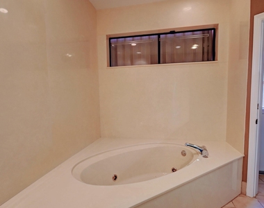 19356 Cherry Hills Terrace - Photo Thumbnail 13