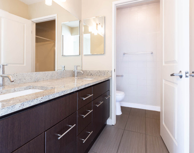 1710 N Fuller Ave - Photo Thumbnail 24