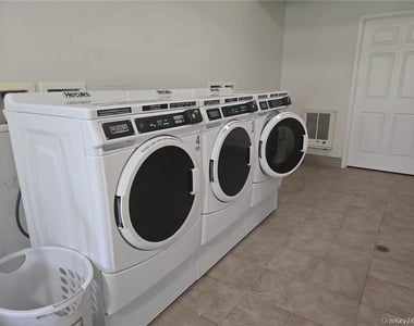 105 N Montgomery Street - Photo Thumbnail 5