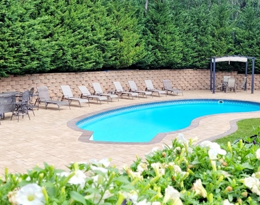 126 Malloy Drive - Photo Thumbnail 1