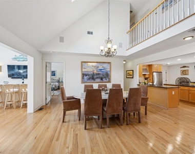126 Malloy Drive - Photo Thumbnail 12