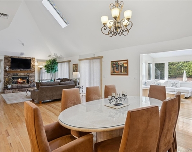 126 Malloy Drive - Photo Thumbnail 4