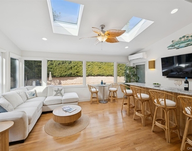 126 Malloy Drive - Photo Thumbnail 7