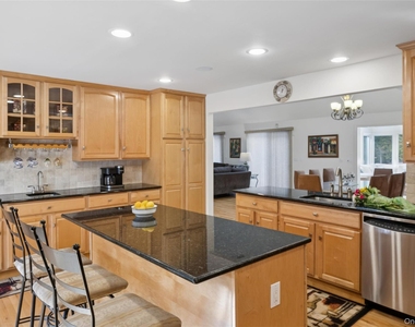 126 Malloy Drive - Photo Thumbnail 14