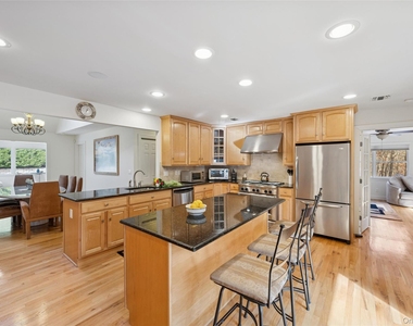 126 Malloy Drive - Photo Thumbnail 11
