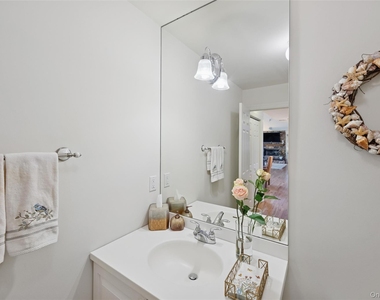 126 Malloy Drive - Photo Thumbnail 8