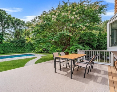 19 Pine Tree Lane - Photo Thumbnail 2