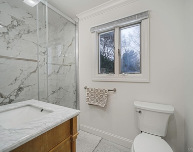 19 Pine Tree Lane - Photo Thumbnail 22