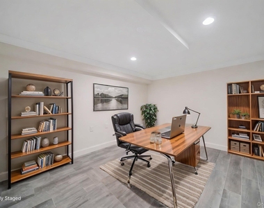 19 Pine Tree Lane - Photo Thumbnail 27