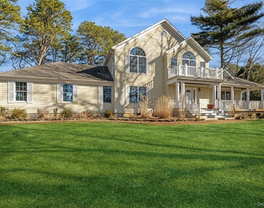 8 Duckwood Lane - Photo Thumbnail 1
