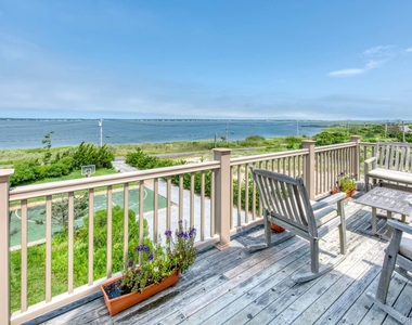40 Dune Road - Photo Thumbnail 4