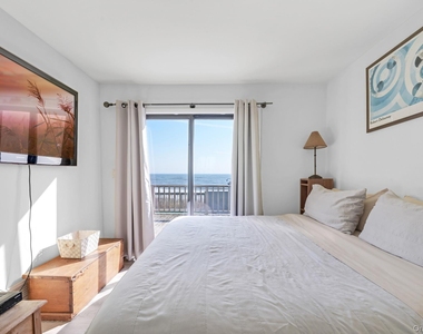 40 Dune Road - Photo Thumbnail 12