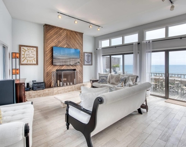 40 Dune Road - Photo Thumbnail 5
