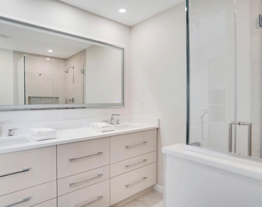 40 Dune Road - Photo Thumbnail 11