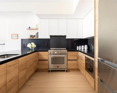 123 Sterling Avenue - Photo Thumbnail 3