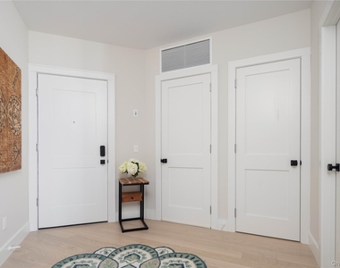 123 Sterling Avenue - Photo Thumbnail 10