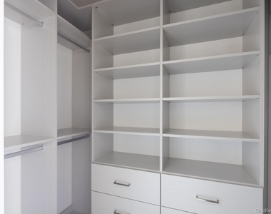 123 Sterling Avenue - Photo Thumbnail 9
