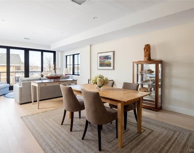 123 Sterling Avenue - Photo Thumbnail 4