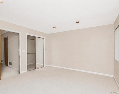8 Davids Lane - Photo Thumbnail 12