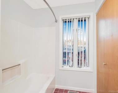 8 Davids Lane - Photo Thumbnail 14