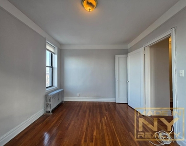 44-01 34th Avenue - Photo Thumbnail 6