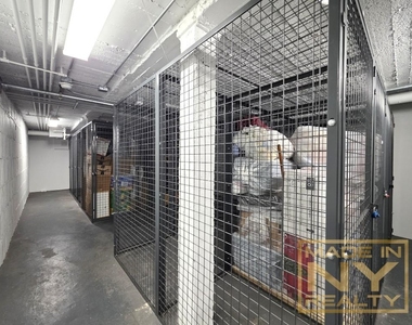 44-01 34th Avenue - Photo Thumbnail 8