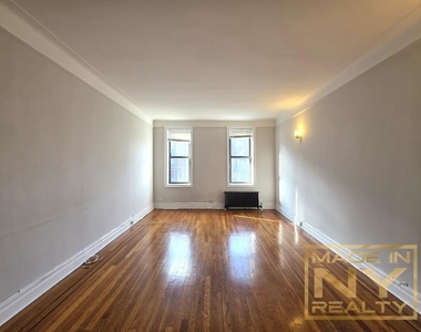 44-01 34th Avenue - Photo Thumbnail 2