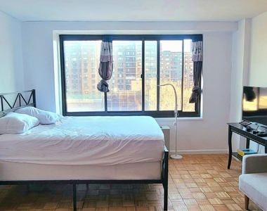 40 W 135th Street - Photo Thumbnail 1