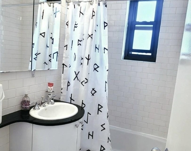 40 W 135th Street - Photo Thumbnail 3