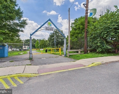 1326 S Grove Street - Photo Thumbnail 11