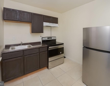 3733 N 15th Street - Photo Thumbnail 3