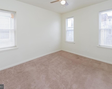 3733 N 15th Street - Photo Thumbnail 6