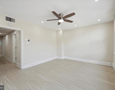 2308 E Allegheny Avenue - Photo Thumbnail 4