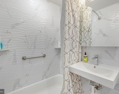 624 N 35th Street - Photo Thumbnail 4
